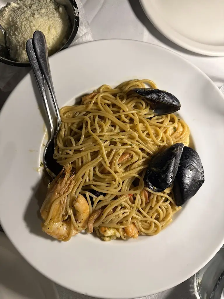 Christina Kalogeropoulou_Patralis_Spétses_recensione