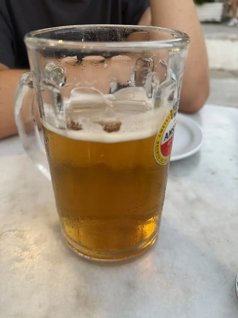 Annika du Toit_Kafenion_Spétses_avis