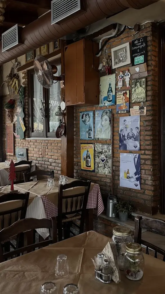 The Grilli's Koutouki restaurant in Távros