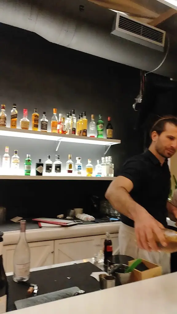 Terra Terra_Enola Athens_Távros_review