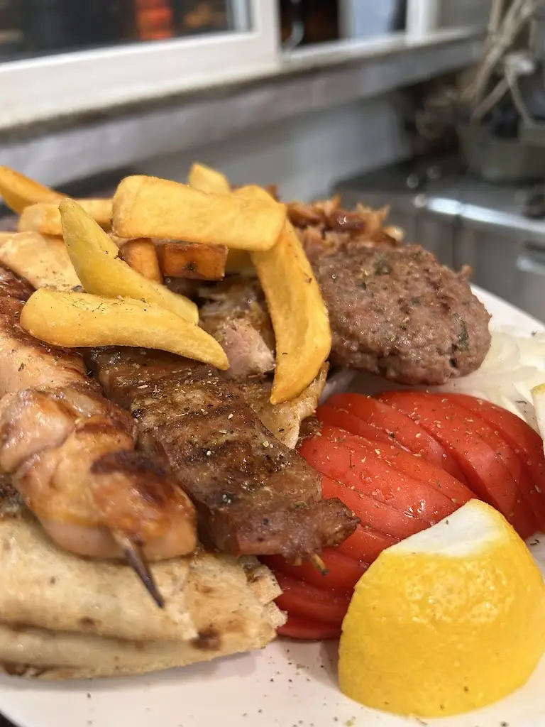 Ψητοπωλείο Ο Μάρκος_Távros_slider_image_2