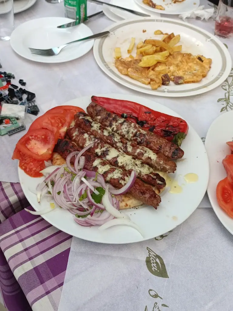 Kostis souvlaki_Távros_slider_image_3