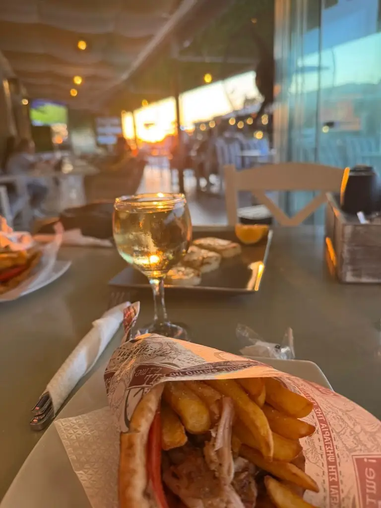 Reece Carpenter_Tasty Corner_Ágios Stéfanos_review