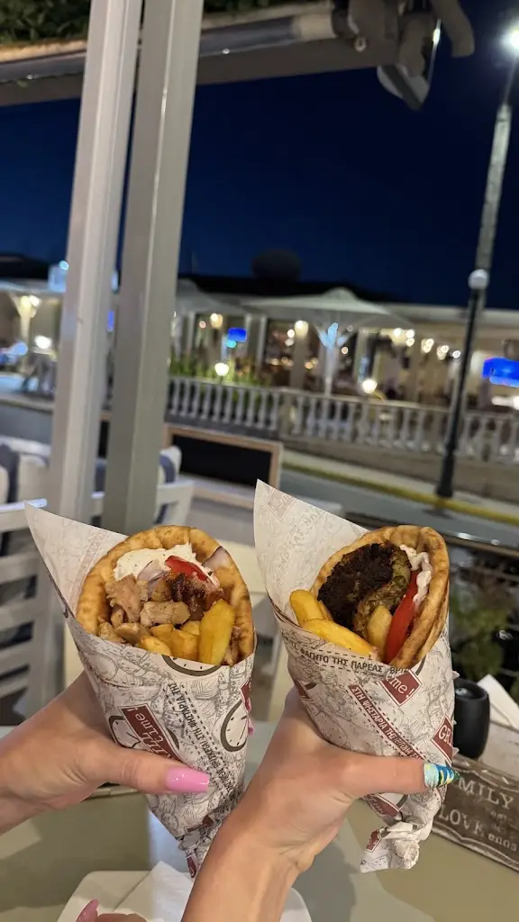 Tasty Corner_Ágios Stéfanos_slider_image_2