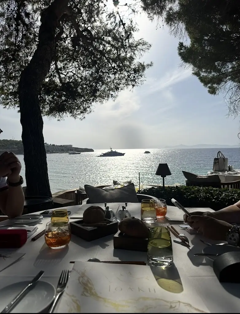 Lefteris Stylianou_Ithaki restaurant_Vouliagméni_avis