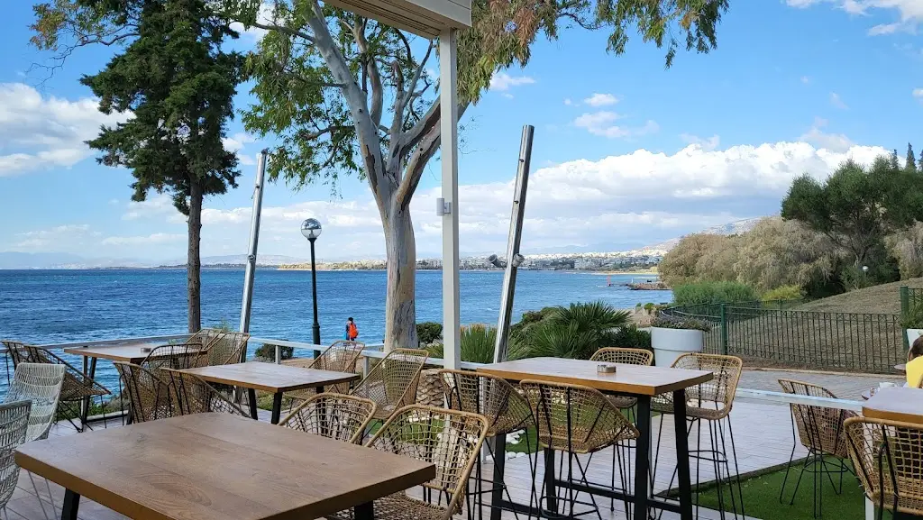 Lasithi Bar-Restaurant Restaurant in Vouliagméni