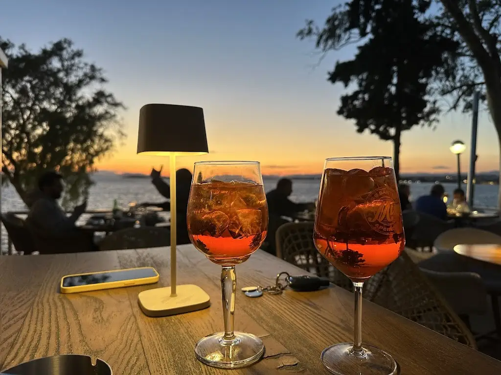 Lasithi Bar-Restaurant_Vouliagméni_slider_image_3