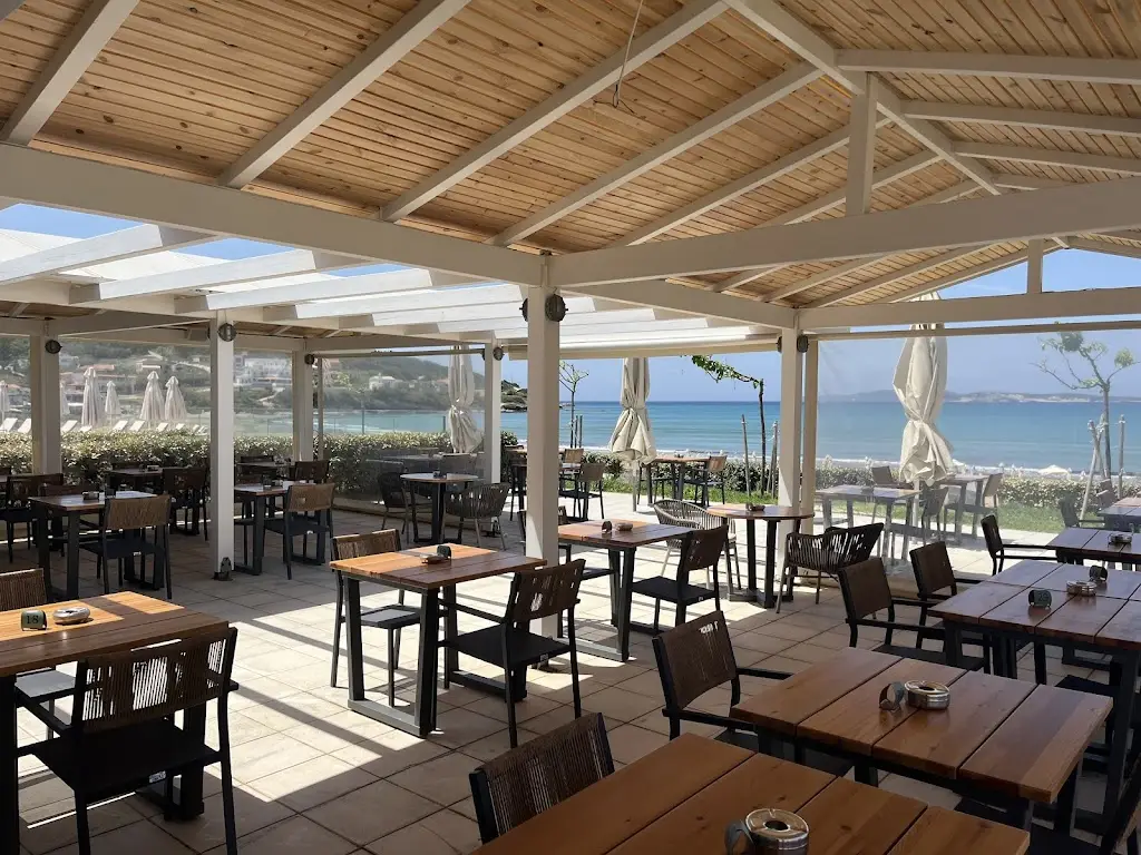 “Aria” pool bar - restaurant by Athina hotel_Ágios Stéfanos_slider_image_1