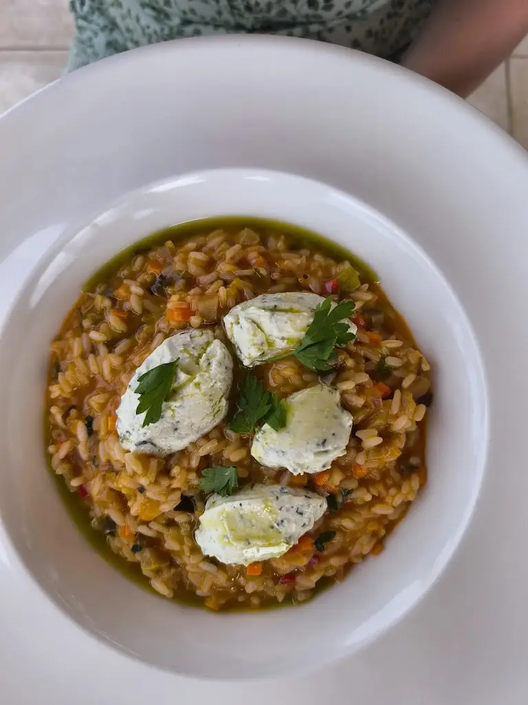 “Aria” pool bar - restaurant by Athina hotel_Ágios Stéfanos_slider_image_3