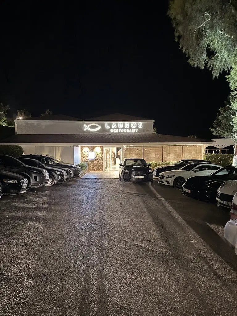 Minos Bekeridis_Labros Restaurant_Vouliagméni_reseña