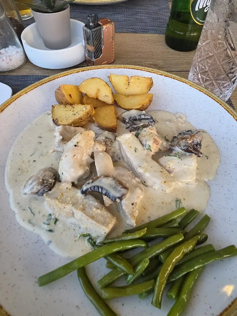 TRACEY MARSDEN_OLYMPIA FAMILY_Ágios Stéfanos_Bewertung