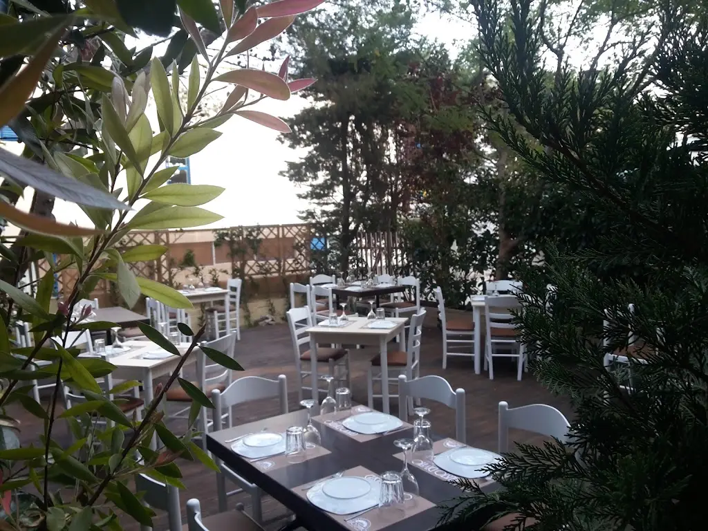 Gusto Divino | Trattoria - Pizzaria_Vrilissia_slider_image_1