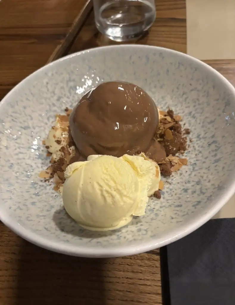 Maria Spengos_Flame Restaurant_Voúla_review