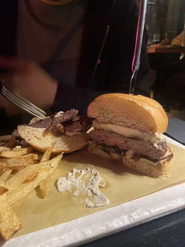 Allegra Petzetakis_Rey Pablo_Voúla_Bewertung