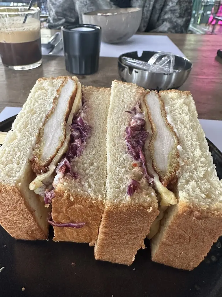 Theo Maroulis_Rey Pablo_Voúla_Bewertung