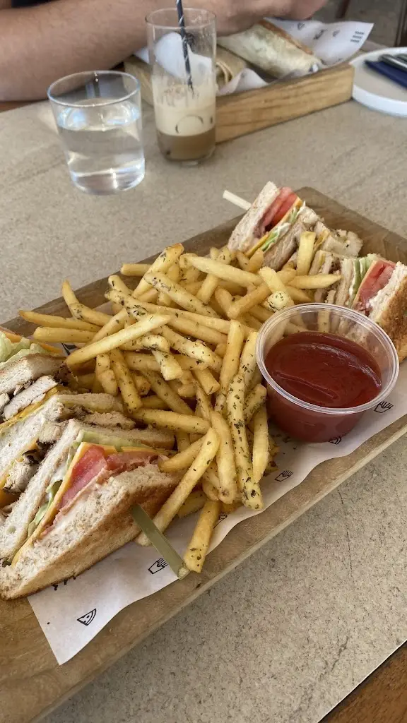 Menü_DOT Beach Vibes_Voúla_Bild_8