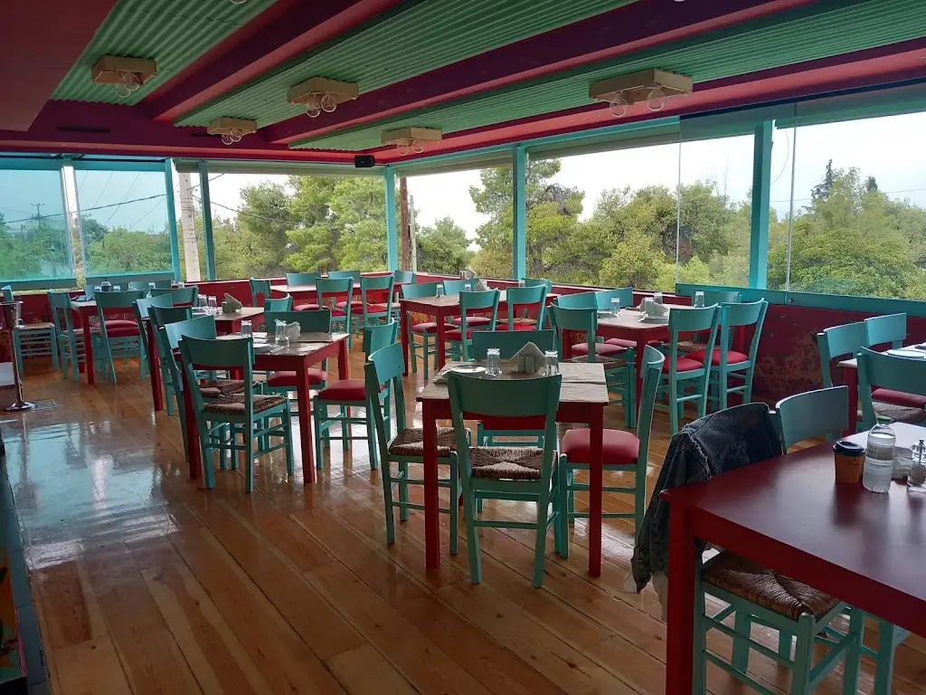 το Ψαροπούλι Restaurant in Voúla