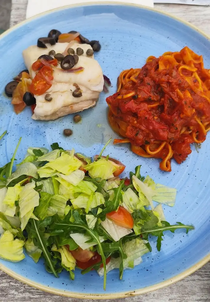 Daniel Gallagher_Sands Mediterranean_Dollymount_review