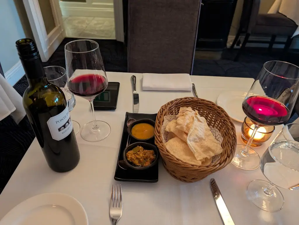 Elham Hesaraki_Kinara_Dollymount_Bewertung