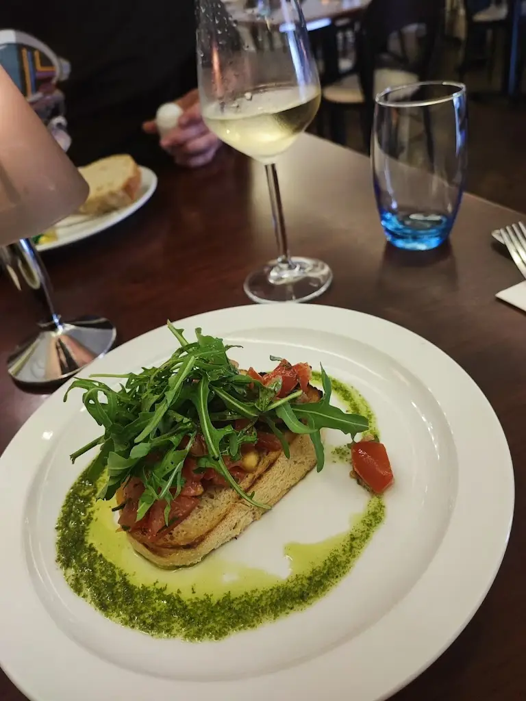 Leah O'Toole_Carlitos Restaurant_Dunleer_avis