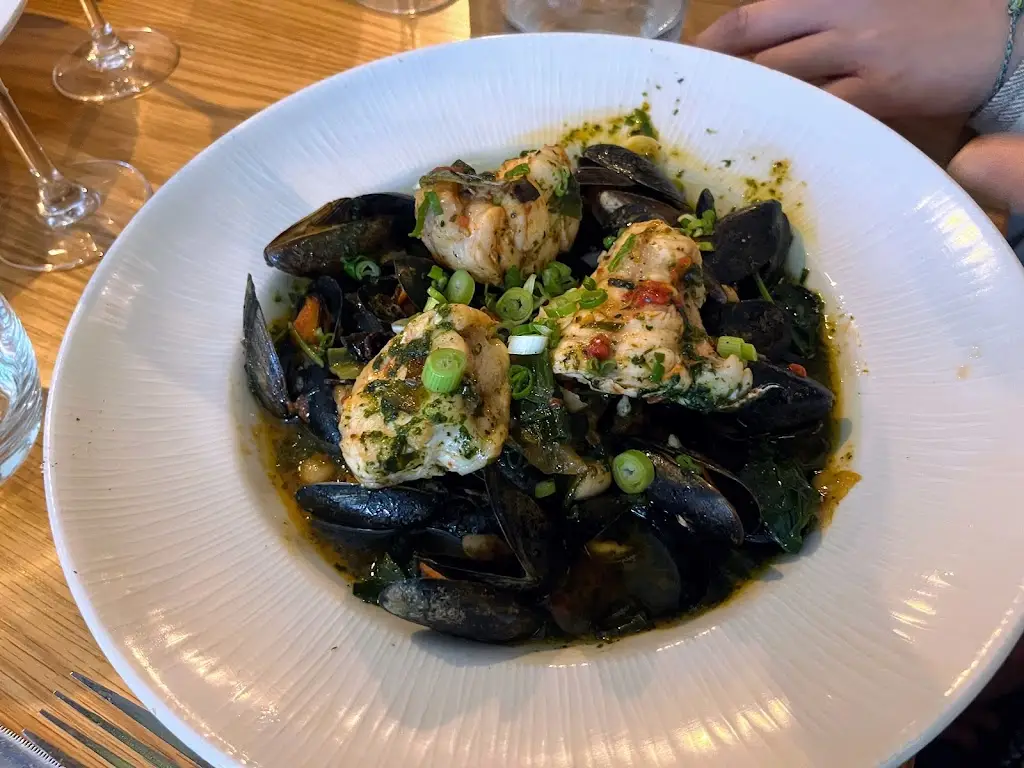 Michael Devery_Oscars Seafood Bistro_Bearna_reseña