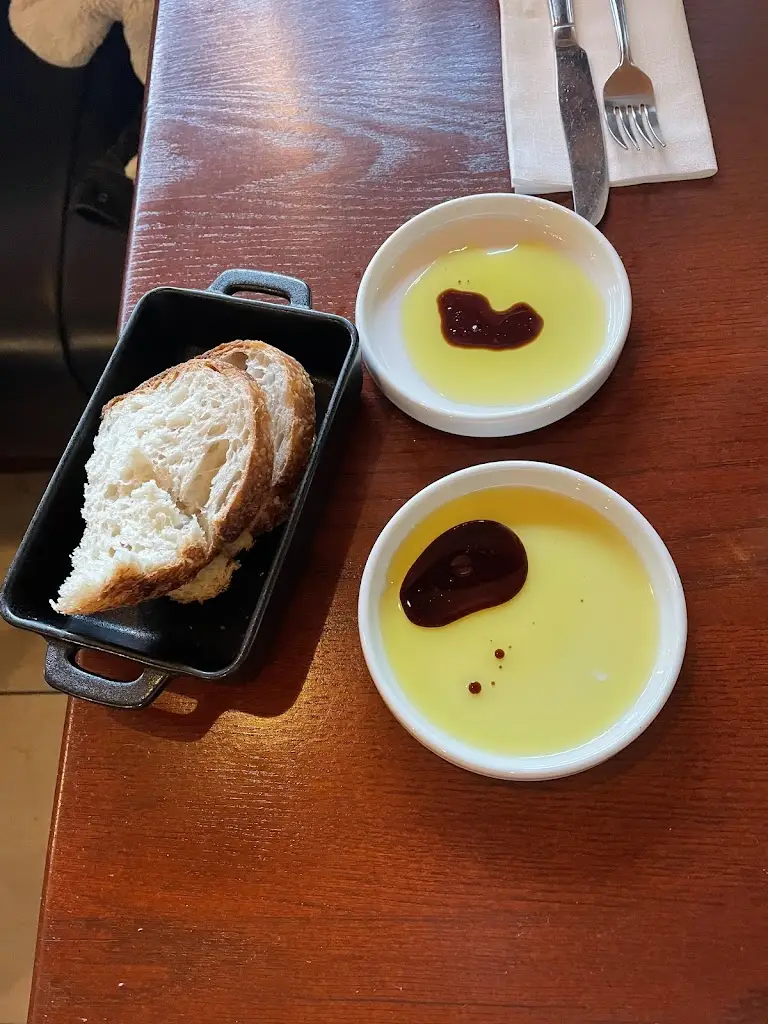 Giorgia Martufi_Wallace’s Asti_Drumcondra_avis