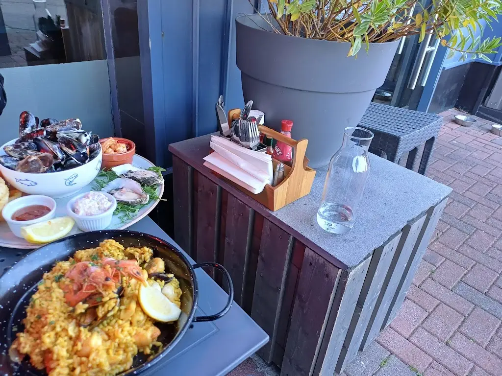 ishak ozge_Bubbas Fish Market_Dalkey_avis