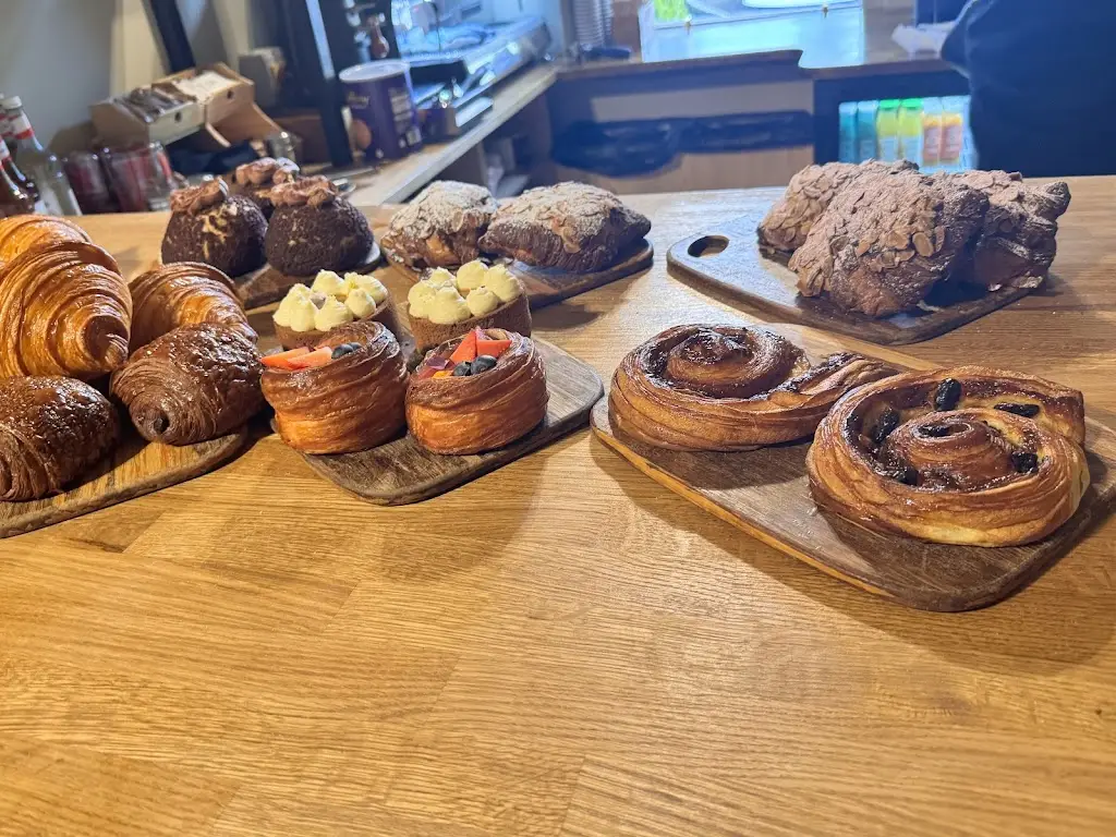 Magdalena Krajewska_The Queens Bar_Dalkey_review