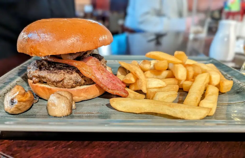 Damian Luby_The Club Bar and Restaurant_Dalkey_review