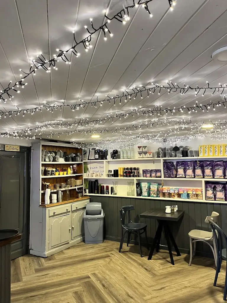 Dev A_Poppies_Enniskerry_reseña