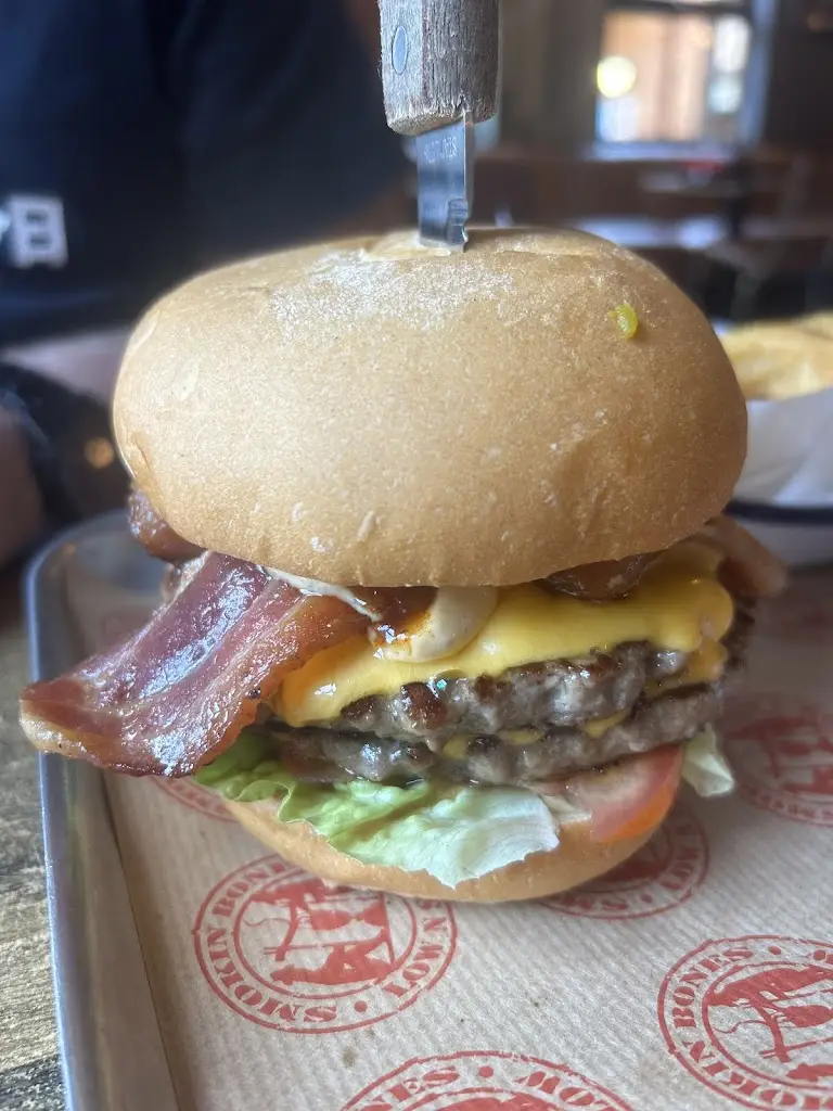 Agnieszka Jaroszewska_Smokin Bones Swords Travelodge_Fingal County_review