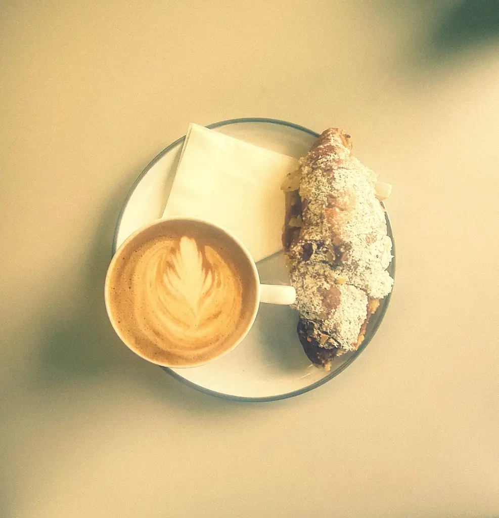 Emma Corry_Devour Kinlough_Kinlough_review