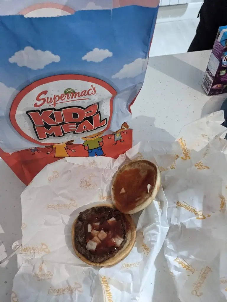 Lincy Ignus_Supermac's & Papa John's Tallaght_Firhouse_reseña