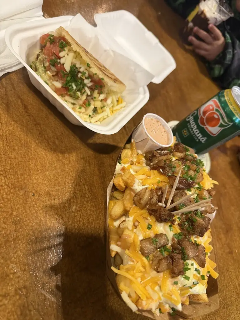 Flavouritos®_Firhouse_slider_image_3