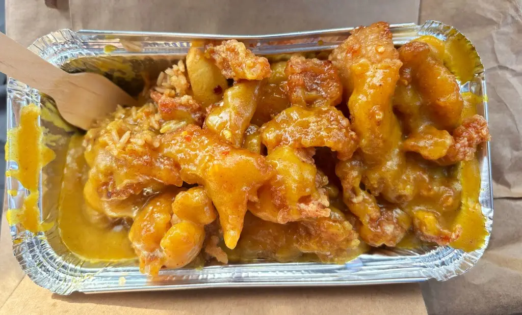 John R_Hoi Wun_Finglas_reseña