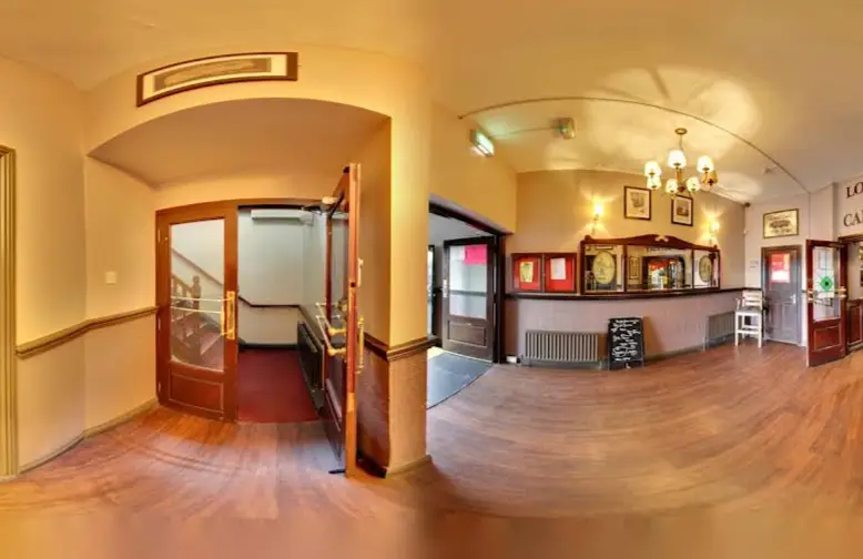 Lucky06 Greece_The Shamrock Lodge_Finglas_reseña