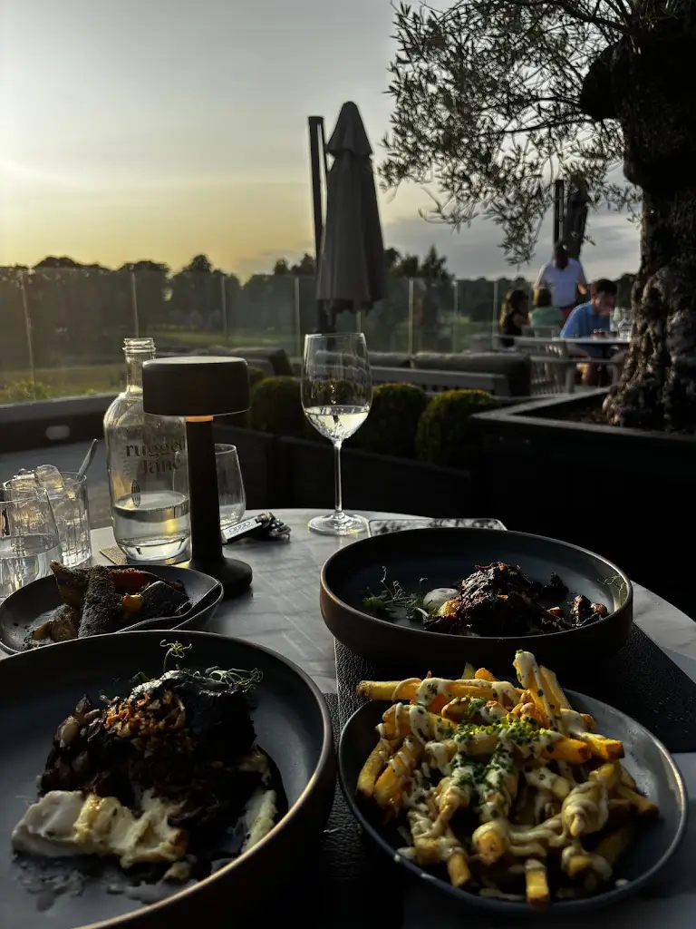 Burcu Çelik_Rugged Lane Restaurant_Hartstown_review