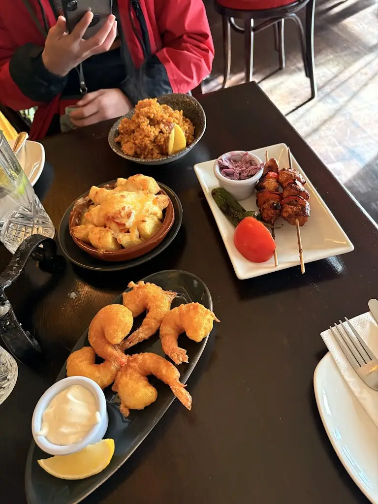 Dahlia Mihok_Las Tapas Greystones_Greystones_avis