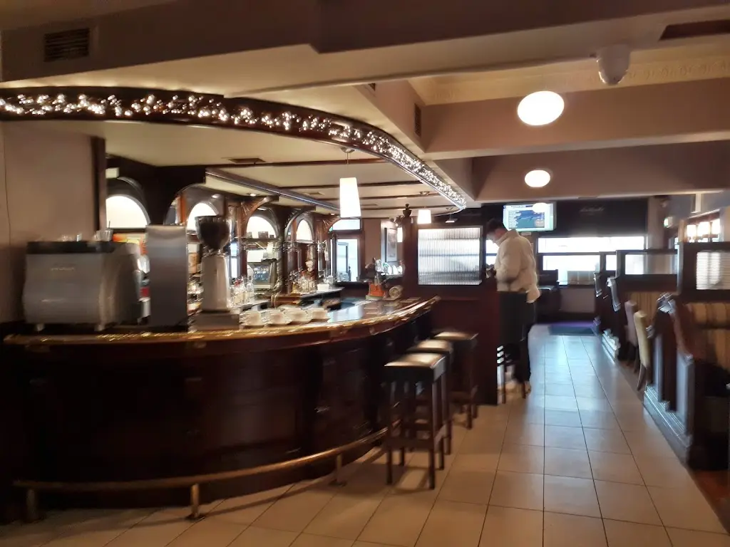 Monika W._The Beachcomber_Killester_review