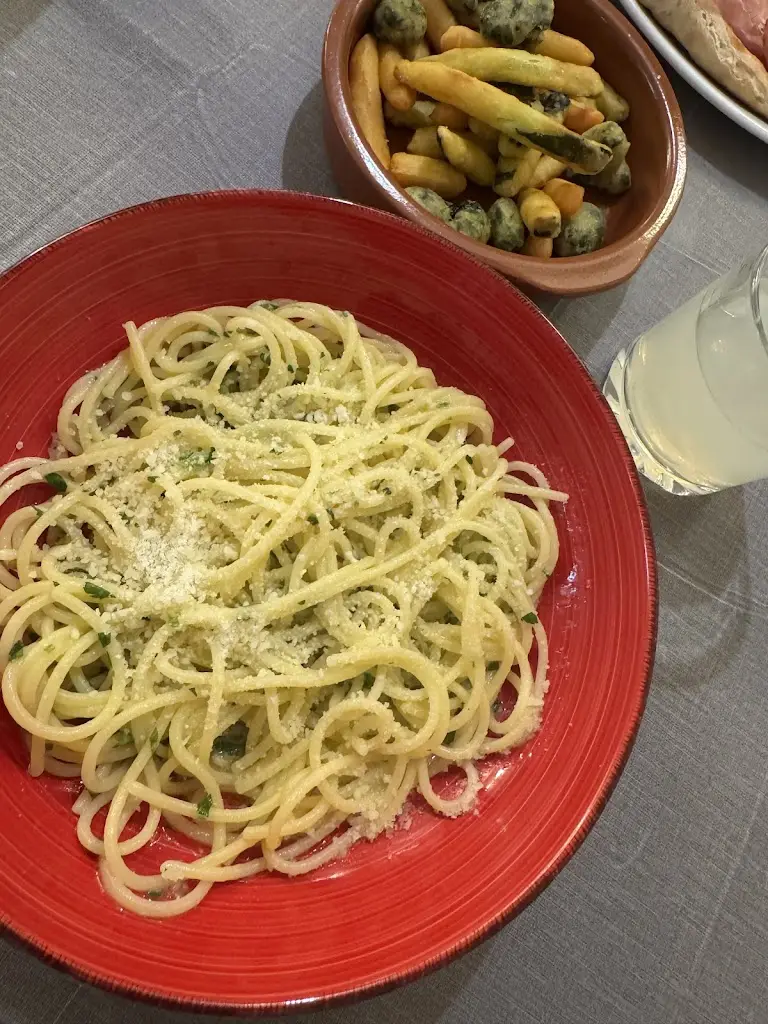 Tharini R_Nonna Nenne'_Dundalk_avis