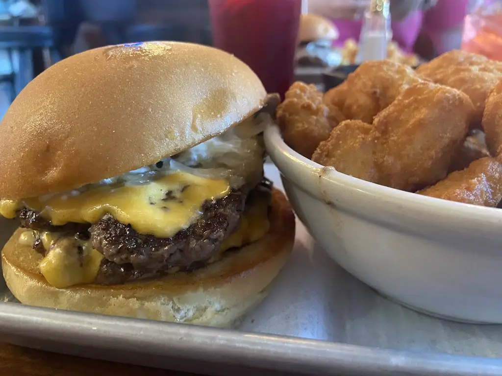 Daniel Nottke_O’Sheas Corner_Kilpedder_recensione