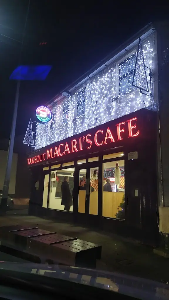 Daniel Dziedzic_Macaris cafe_Kilcock_recensione