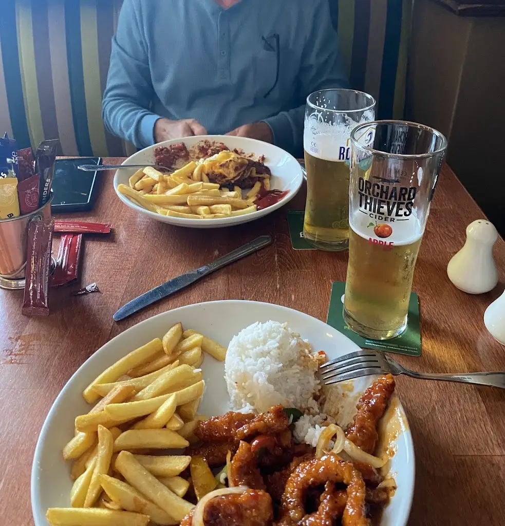 Red WV_Bracken's Bar_Kinnegad_reseña