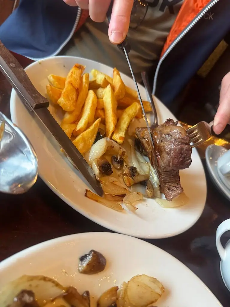 Yanny McGr_Scanlons Pub_Kinnegad_reseña