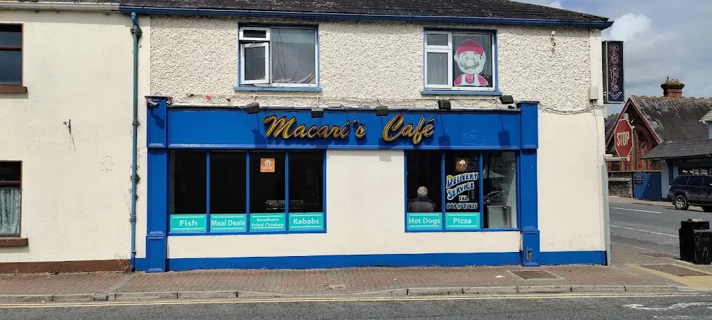 Macari’s Cafe/Take Away restaurante en Kinnegad