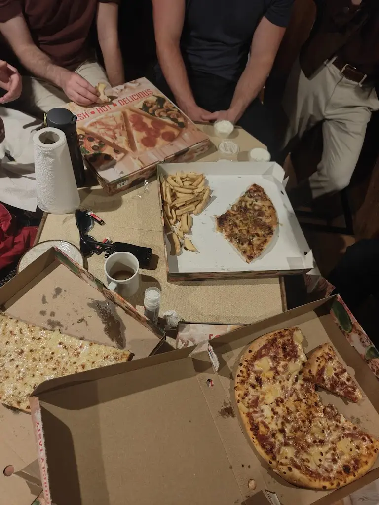 Xiaoyu “Silvia” Wang_Tasty kebab & pizza_Lanesborough_review