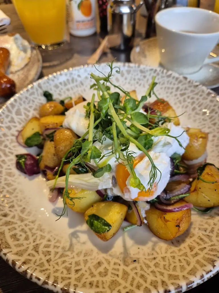 Shauna Butler_Co. B's_Monasterevin_review