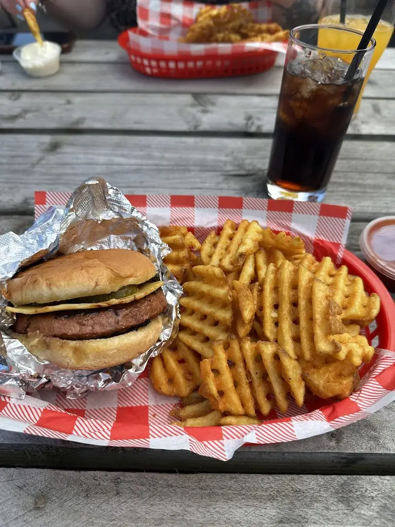 Ali Ní_Karlito's Smash Burgers_Newtown Trim_avis