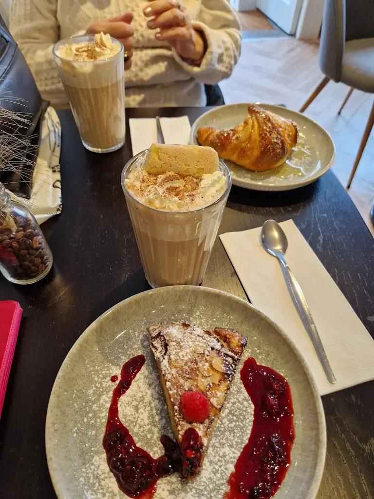 Ana Ieremie_ALORA Brasserie_Navan_review