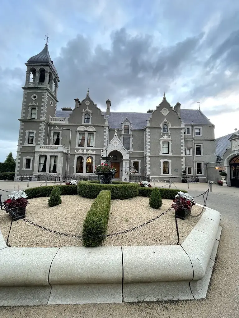 Egle Silenaite-Enyed_Oak & Anvil_Old Kilcullen_reseña